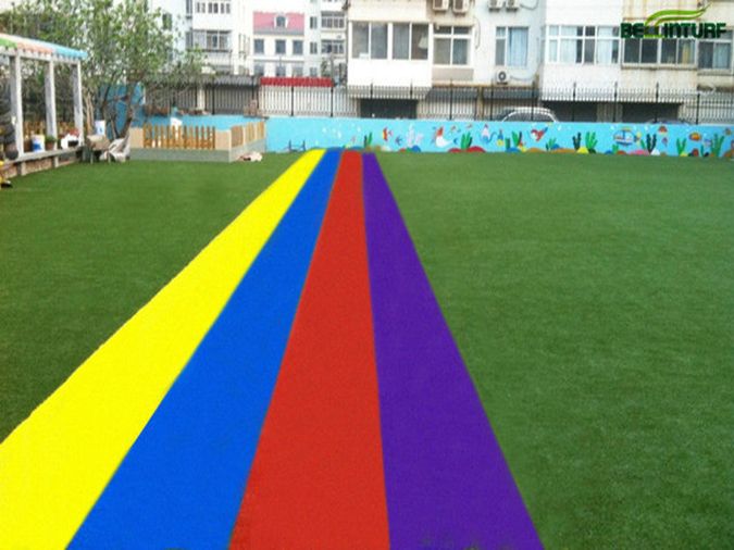 幼兒園彩虹草坪